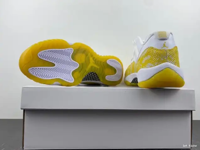 1st Kicks Shoes Snakeskin Air Jordan Low Yellow WMNS AH7860-107 11 0518